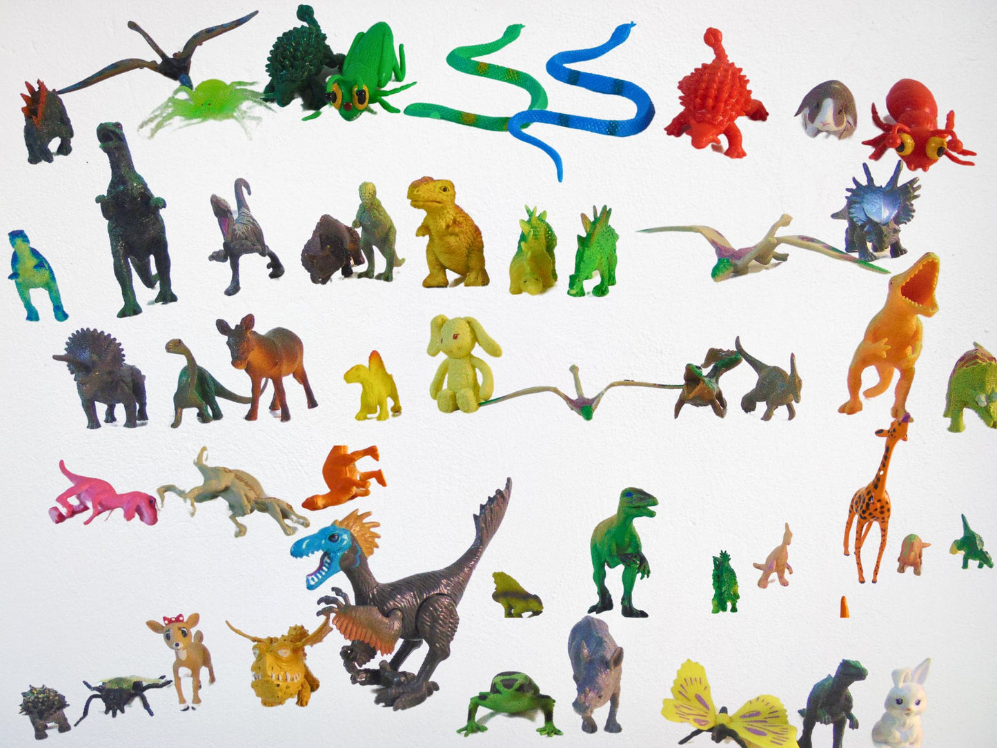 50 Premium Animal Figures Set - Dinosaurs, Snake, Spider, Frog & More